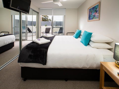 Hamilton Executive Apartments - Southport Accommodation 32