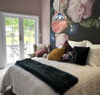 Chanticleer Gardens - Southport Accommodation