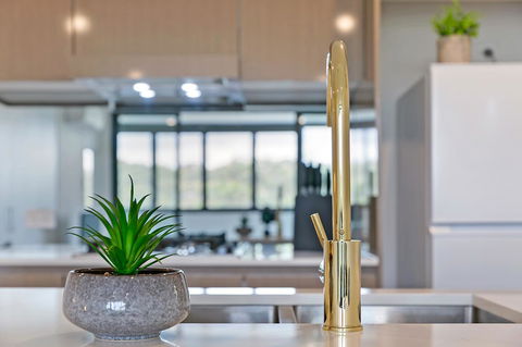 Stylish And Neat Two Bed Apartment In Wentworth Point - Southport Accommodation 2