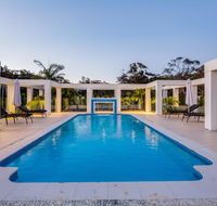 One Mile Mansion - Private Coastal Retreat FREE FAMILY ADVENTURE PASS - Southport Accommodation