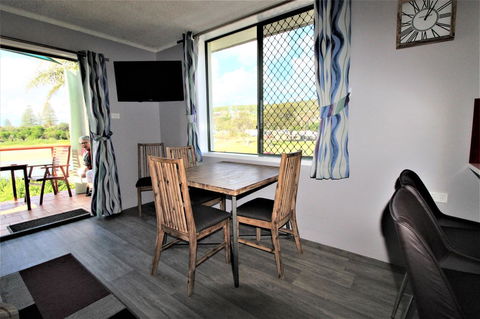Beachfront 3, 25 Willow Street - Southport Accommodation 3