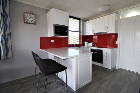 Beachfront 3, 25 Willow Street - Southport Accommodation 5