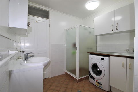 Beachfront 3, 25 Willow Street - Southport Accommodation 11