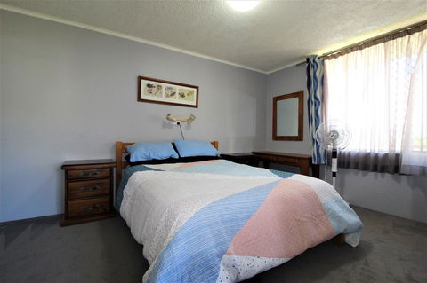 Beachfront 3, 25 Willow Street - Southport Accommodation 9