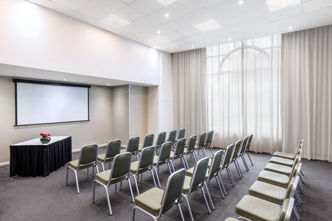 Adina Apartment Hotel Sydney Central - Accommodation Southport 14