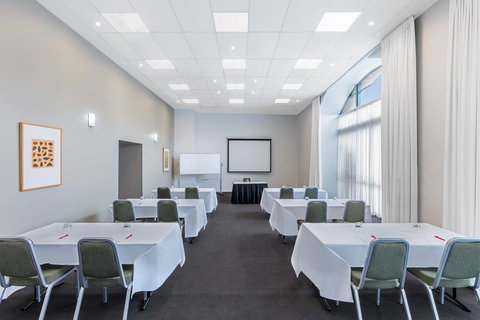 Adina Apartment Hotel Sydney Central - Accommodation Southport 10