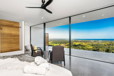 Sundays At Byron - Southport Accommodation 32