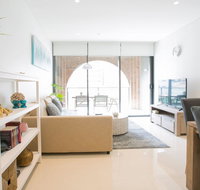 Newly settled three bedrooms apartment in CBD - Accommodation Southport