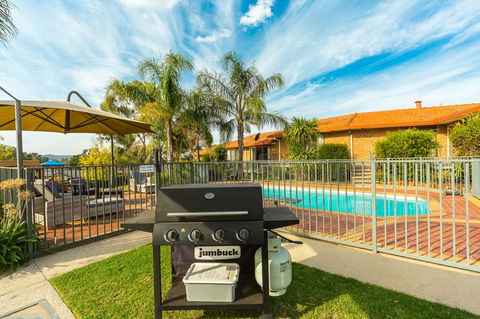 Hume Country Motor Inn - Southport Accommodation 2