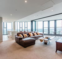 180 water view three bedroom wooden furniture - Southport Accommodation