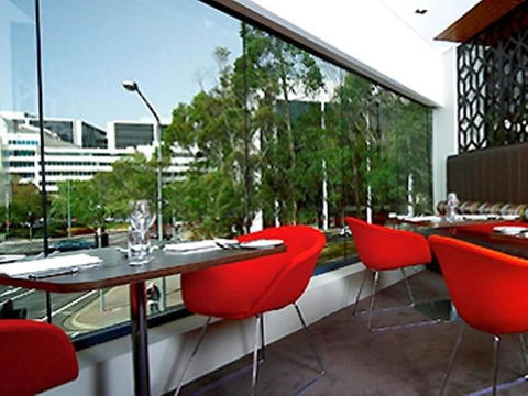 Novotel Canberra - Southport Accommodation 14