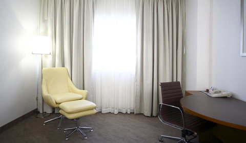 Novotel Canberra - Southport Accommodation 16