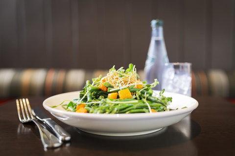 Novotel Canberra - Southport Accommodation 29