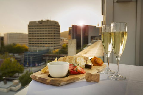 Novotel Canberra - Southport Accommodation 38