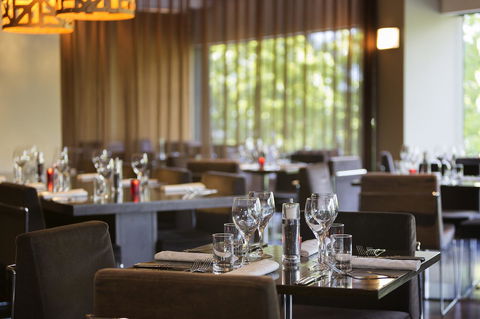 Novotel Canberra - Southport Accommodation 12