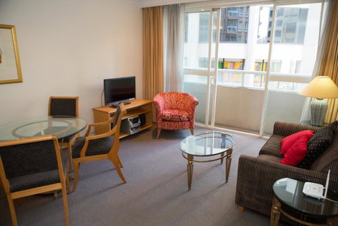 Bond 215 - Accommodation Southport 3
