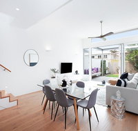 BONDI BLUE-hosted byL'Abode Accommodation - Southport Accommodation