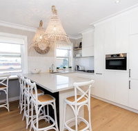 BONDI BREEZE-hosted byL'Abode Accommodation - Southport Accommodation