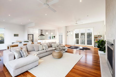 BOUTIQUE STAYS - Queen Adelaide - Southport Accommodation 2