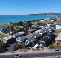 Brand new Peninsula Escape 100m to water - Southport Accommodation
