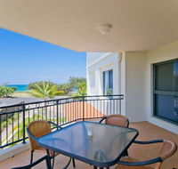 Breakers 1/8 - Southport Accommodation