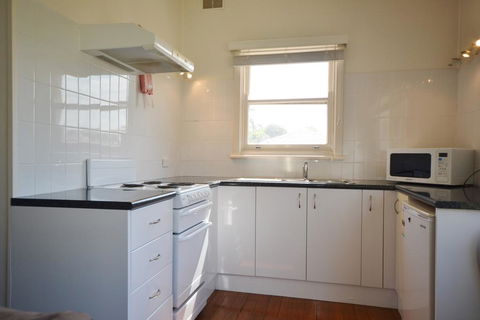 Breakers 3 2 Hill Street - Southport Accommodation 2
