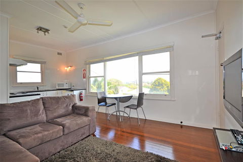 Breakers 4 2 Hill Street - Southport Accommodation 1