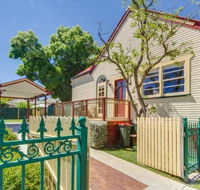 Bright 3-bedroom apartment - Central Armidale - Southport Accommodation
