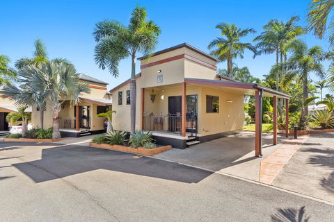 Brisbane Holiday Village - Southport Accommodation 1