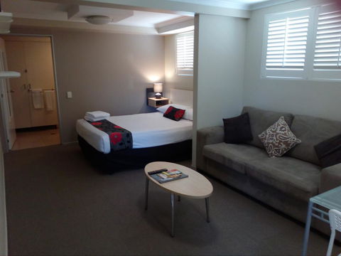 Brisbane Street Studios - Southport Accommodation 2