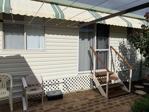 Broadwater Beach Cottage With WiFi - Southport Accommodation 3