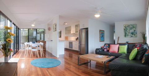 Bryce Street 30, - Ultimate Beach Shack - Accommodation Southport 2