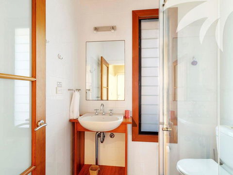 Buccoo - Southport Accommodation 3