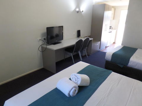 Burke & Wills Mt Isa - Southport Accommodation 1