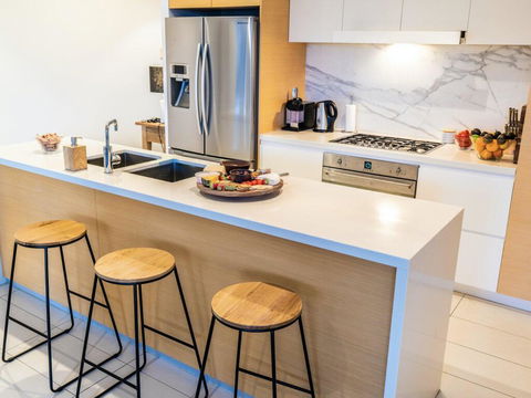 Burleigh Beach 2 Bedroom Apartment - Southport Accommodation 3