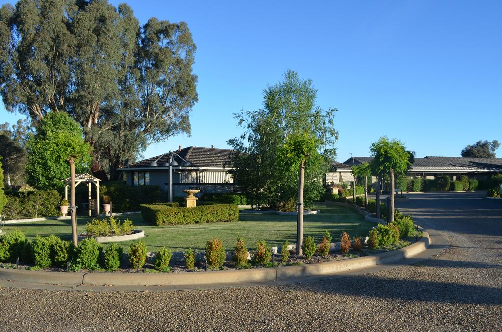 Lake Albert NSW Southport Accommodation