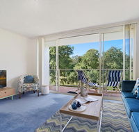 Bushwalk To The Beach From A Tranquil Apartment - Southport Accommodation