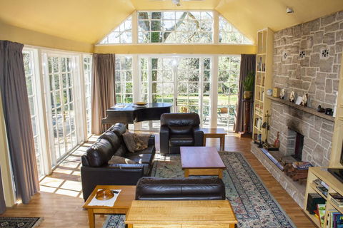 Bygone Beautys Cottages - Bronte Cottage - Southport Accommodation 3