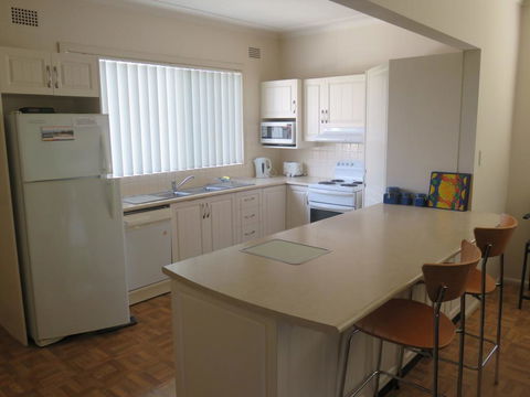 Cabenay 3 - VIEWS ACROSS THE PARK - Southport Accommodation 3