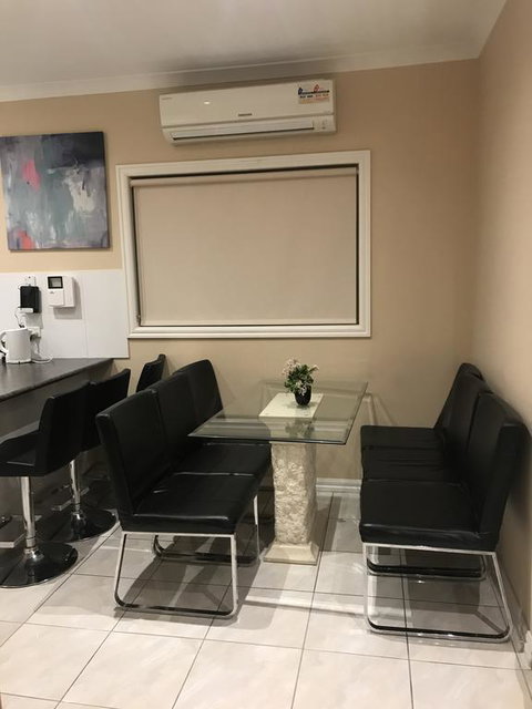 Cairnlea St Albans Townhouse - Southport Accommodation 1