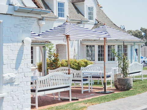 Camden Valley Inn - Southport Accommodation 1