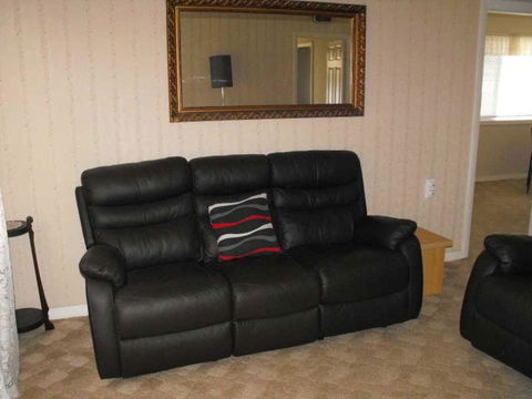 Camelot Cottage - Southport Accommodation 2