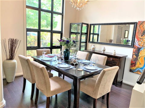 Campbelltown Most Sought After Park Central Home - Southport Accommodation 2