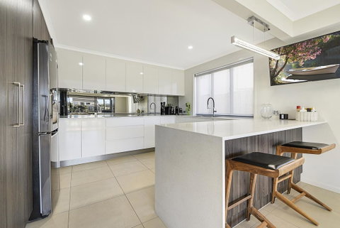 CANAL HOME NEAR MOOLOOLABA - Accommodation Southport 3
