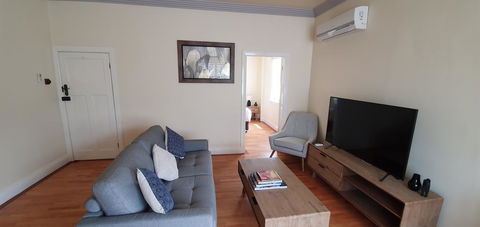 Canungra Hotel - Southport Accommodation 3