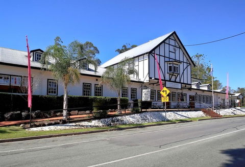 Canungra Hotel - Southport Accommodation 0