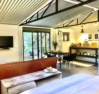 Capri Beach - Couples Retreat - Southport Accommodation