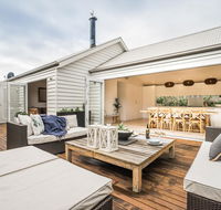 Capri House - Southport Accommodation