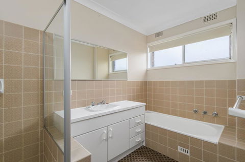 Capri Unit 9, 6 Gordon Street - Southport Accommodation 1
