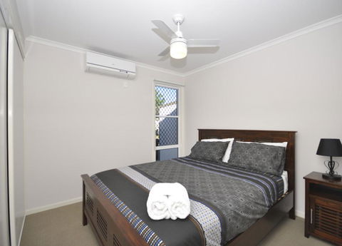 Capricorn Villas - Southport Accommodation 0
